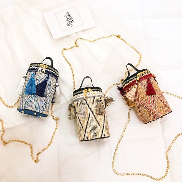 "Staycation" Tassle red bucket bag purse - Picture 8 of 8